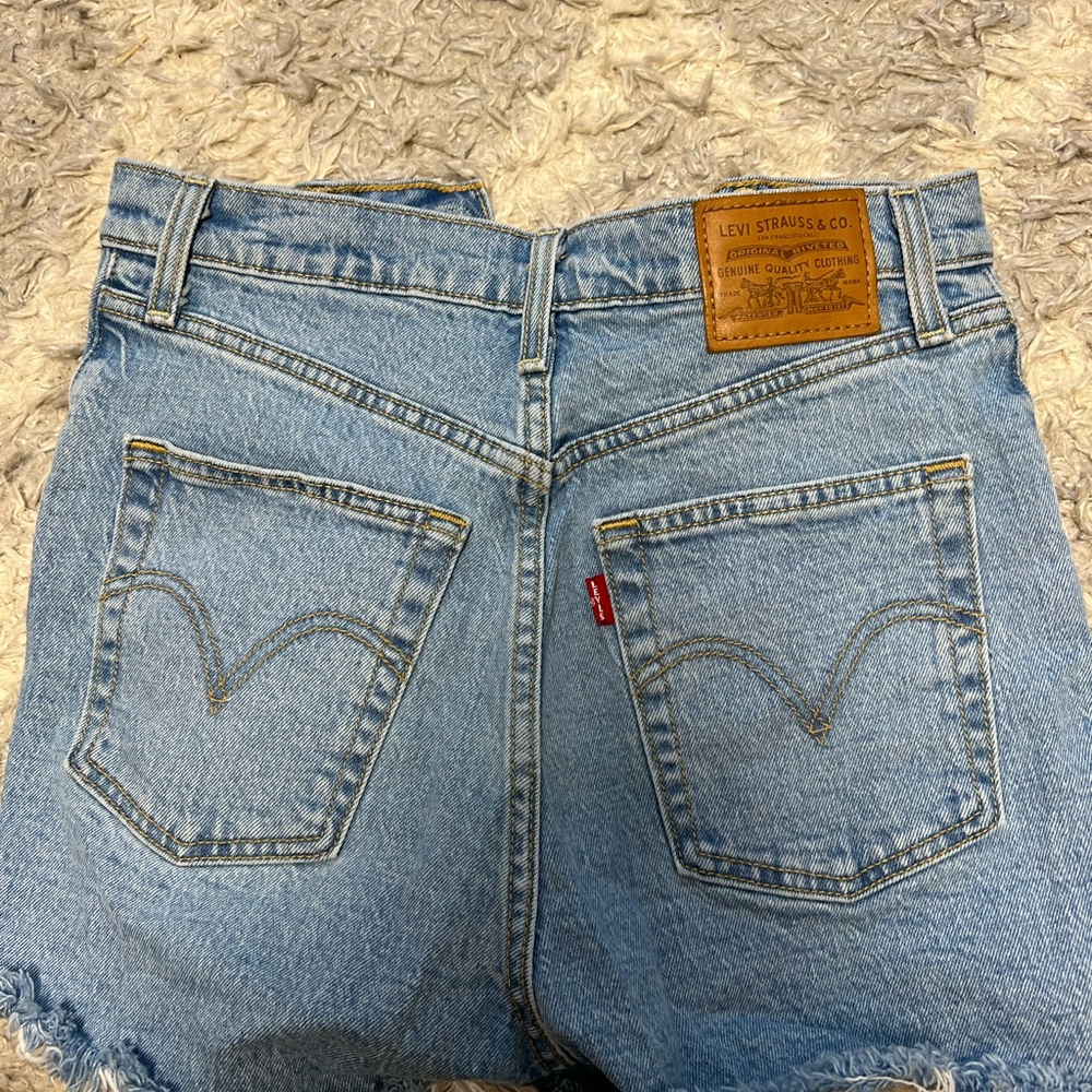 LEVIS Ribcage Shorts - Picture 4 of 4